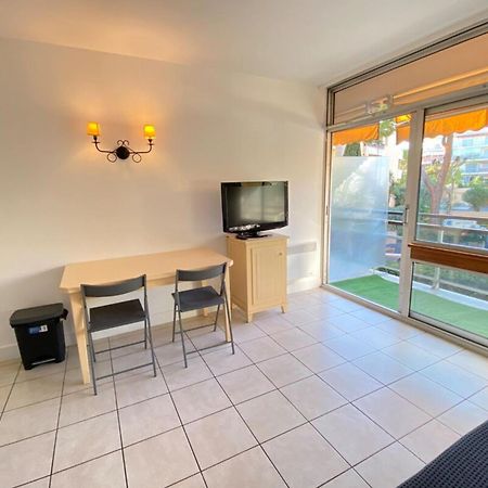 06U - Beautiful Studio In Residence - Swimming Pool And Tennis Court แซ็งต์-โลร็อง-ดู-วาร์ ภายนอก รูปภาพ