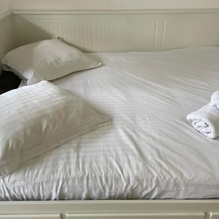 06U - Beautiful Studio In Residence - Swimming Pool And Tennis Court แซ็งต์-โลร็อง-ดู-วาร์ ภายนอก รูปภาพ