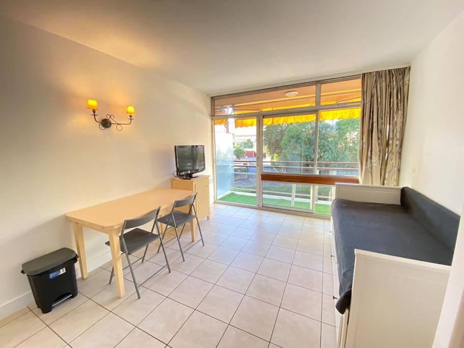 06U - Beautiful Studio In Residence - Swimming Pool And Tennis Court แซ็งต์-โลร็อง-ดู-วาร์ ภายนอก รูปภาพ