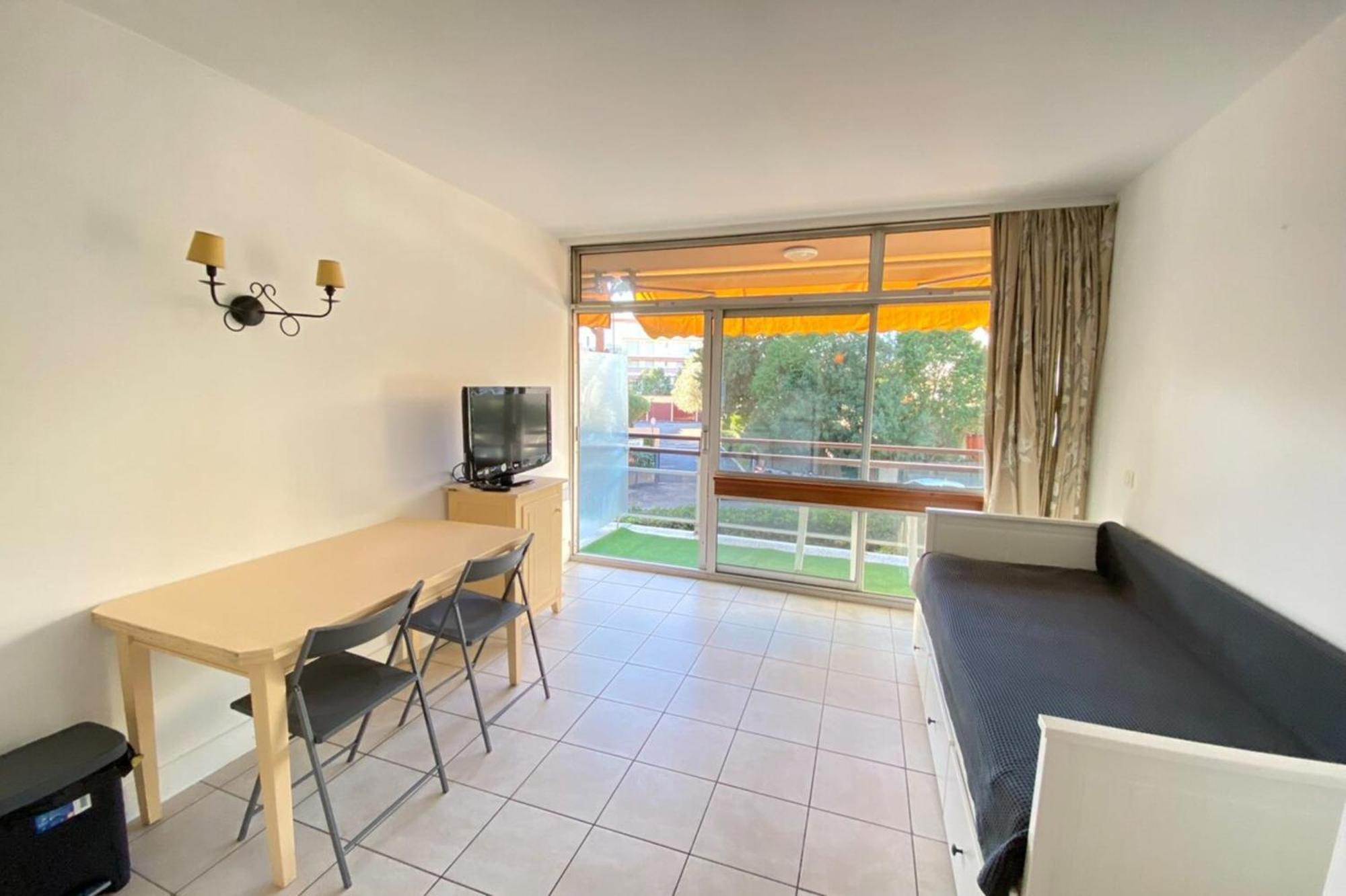 06U - Beautiful Studio In Residence - Swimming Pool And Tennis Court แซ็งต์-โลร็อง-ดู-วาร์ ภายนอก รูปภาพ