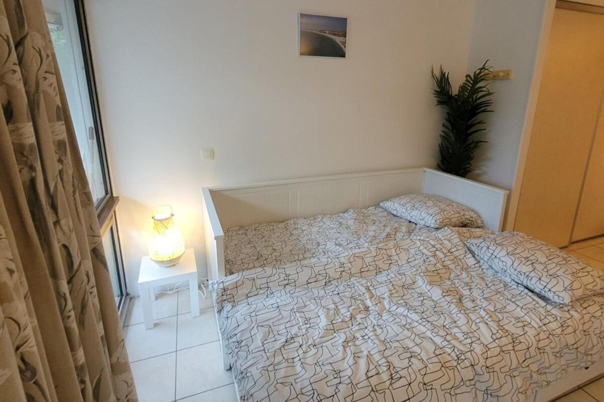 06U - Beautiful Studio In Residence - Swimming Pool And Tennis Court แซ็งต์-โลร็อง-ดู-วาร์ ภายนอก รูปภาพ