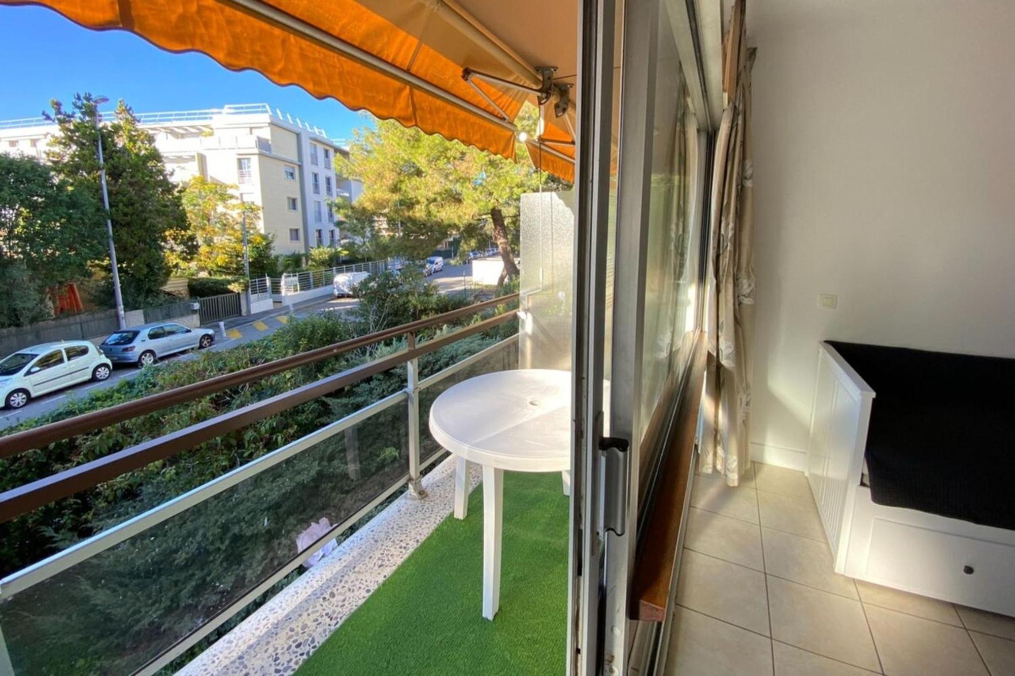 06U - Beautiful Studio In Residence - Swimming Pool And Tennis Court แซ็งต์-โลร็อง-ดู-วาร์ ภายนอก รูปภาพ
