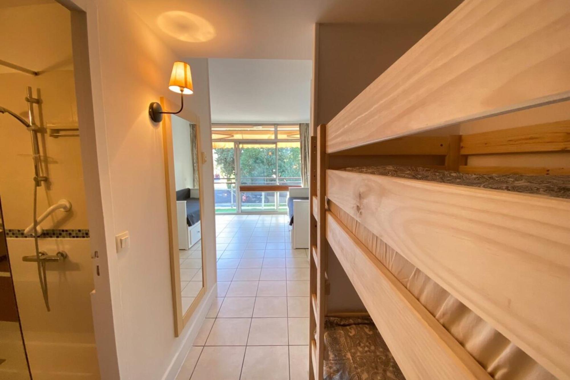06U - Beautiful Studio In Residence - Swimming Pool And Tennis Court แซ็งต์-โลร็อง-ดู-วาร์ ภายนอก รูปภาพ