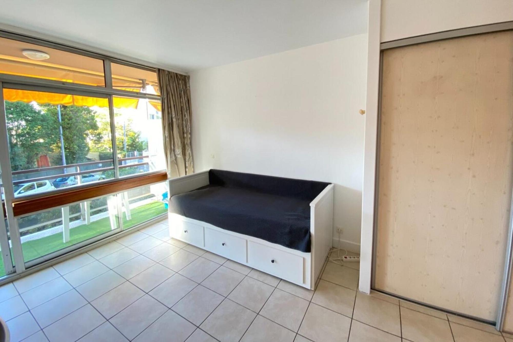 06U - Beautiful Studio In Residence - Swimming Pool And Tennis Court แซ็งต์-โลร็อง-ดู-วาร์ ภายนอก รูปภาพ
