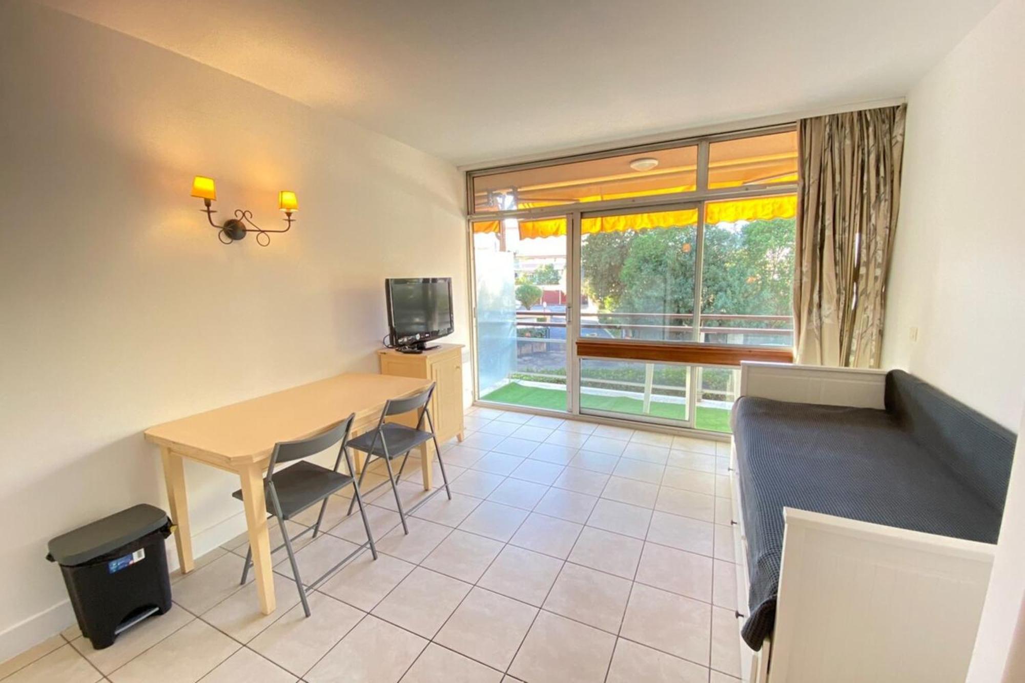 06U - Beautiful Studio In Residence - Swimming Pool And Tennis Court แซ็งต์-โลร็อง-ดู-วาร์ ภายนอก รูปภาพ